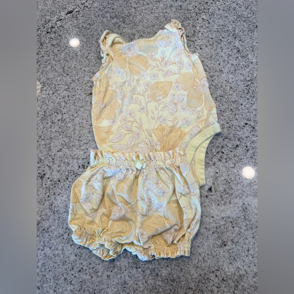 Baby Gap Outfit 6-12 months